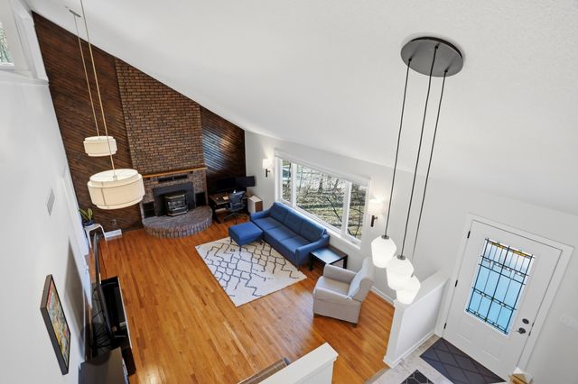 2403 LYNNWOOD DR, Columbia, MO 65203