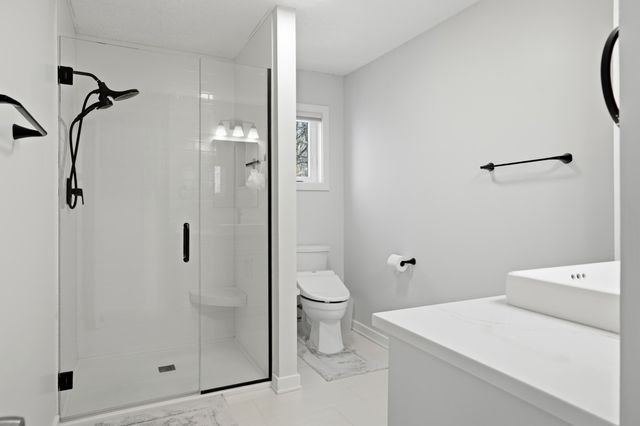 2403 LYNNWOOD DR, Columbia, MO 65203