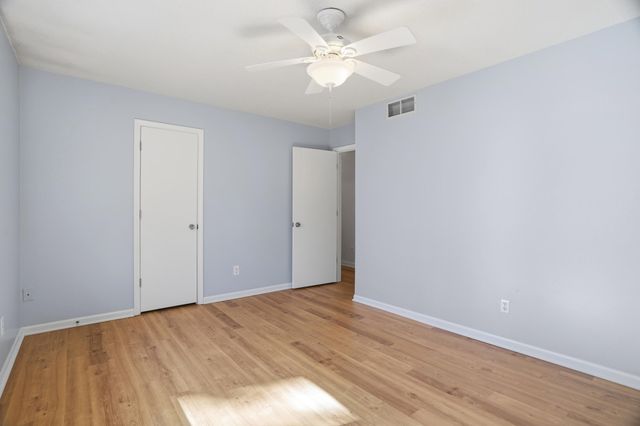 2403 LYNNWOOD DR, Columbia, MO 65203