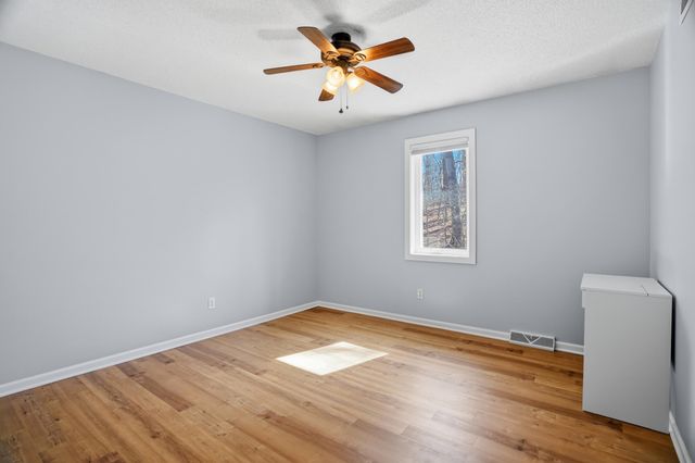 2403 LYNNWOOD DR, Columbia, MO 65203