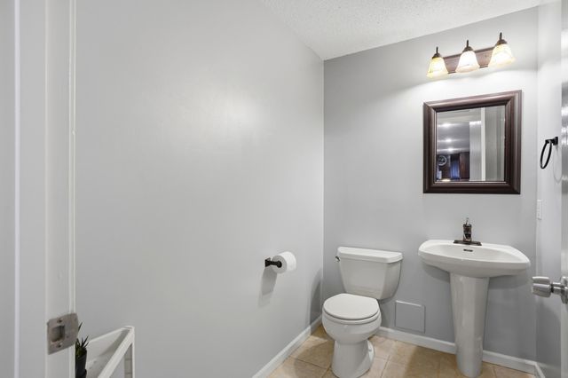 2403 LYNNWOOD DR, Columbia, MO 65203