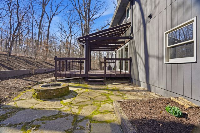 2403 LYNNWOOD DR, Columbia, MO 65203