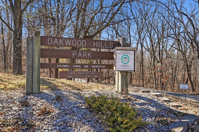 2403 LYNNWOOD DR, Columbia, MO 65203