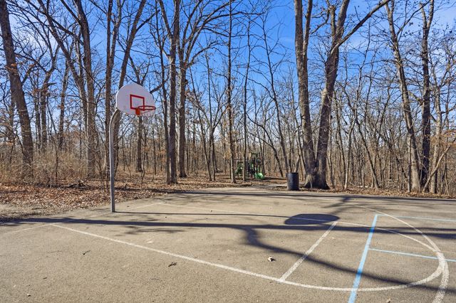 2403 LYNNWOOD DR, Columbia, MO 65203