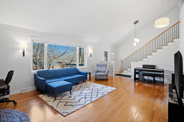 2403 LYNNWOOD DR, Columbia, MO 65203