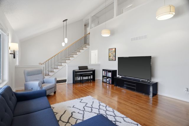 2403 LYNNWOOD DR, Columbia, MO 65203