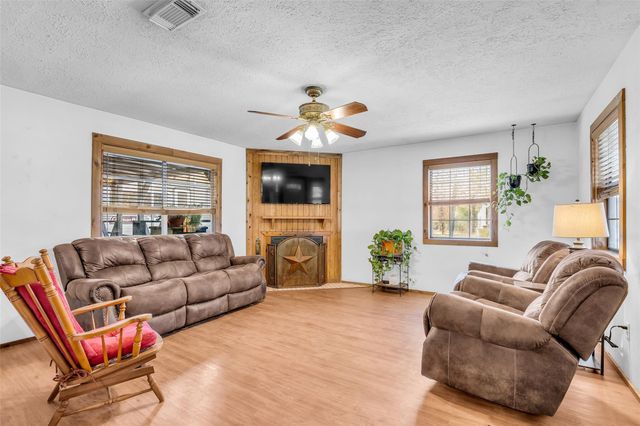 201 Magnolia Road, Cleveland, TX 77328