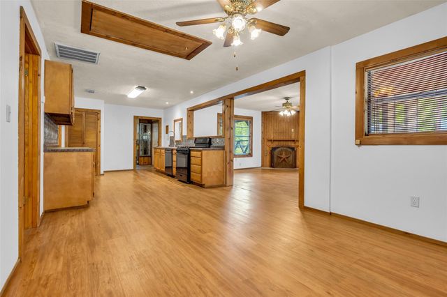 201 Magnolia Road, Cleveland, TX 77328