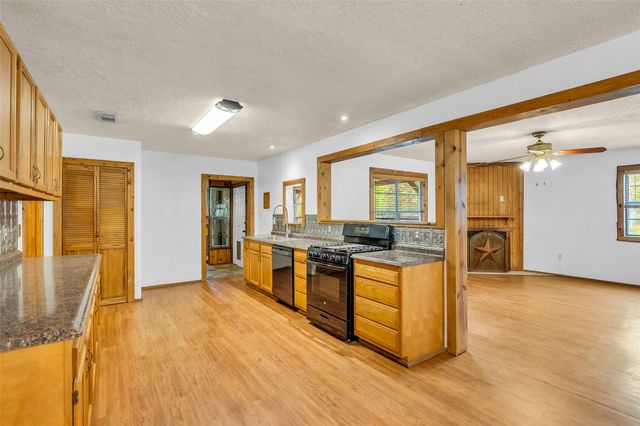 201 Magnolia Road, Cleveland, TX 77328