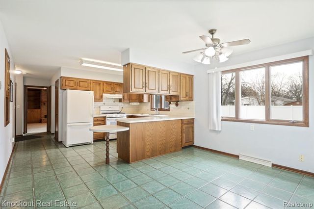 2255 Compton Street, Saginaw, MI 48602