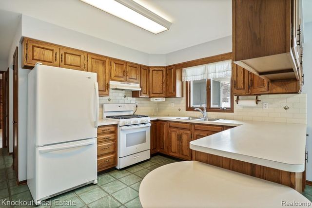 2255 Compton Street, Saginaw, MI 48602