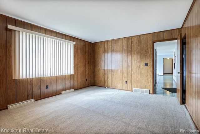 2255 Compton Street, Saginaw, MI 48602