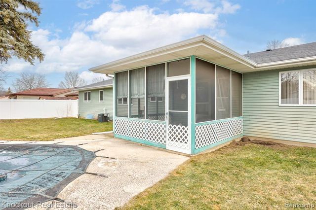 2255 Compton Street, Saginaw, MI 48602