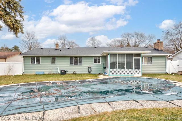 2255 Compton Street, Saginaw, MI 48602