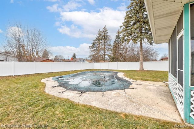 2255 Compton Street, Saginaw, MI 48602