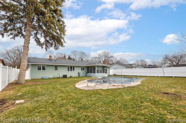 2255 Compton Street, Saginaw, MI 48602