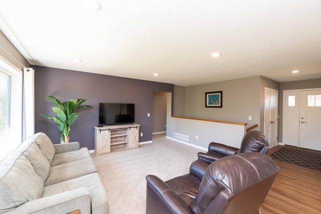 3615 33rd Street SE, Buffalo, MN 55313