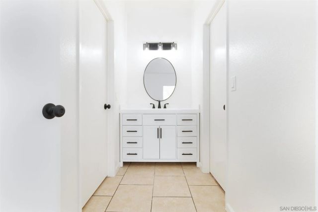27642 Susan Beth B, Santa Clarita, CA 91350