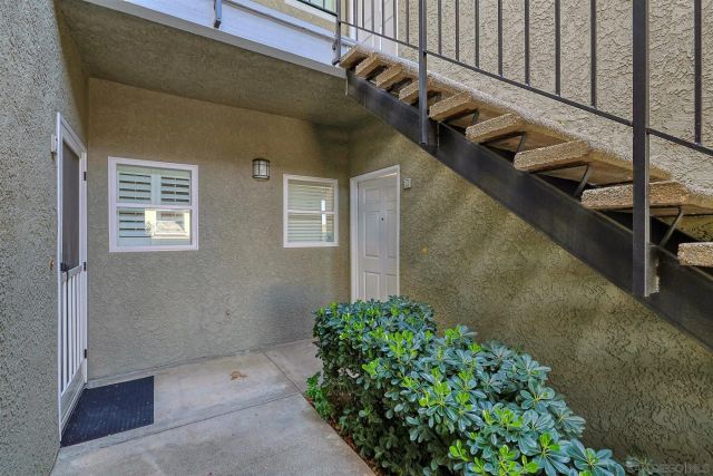 27642 Susan Beth B, Santa Clarita, CA 91350