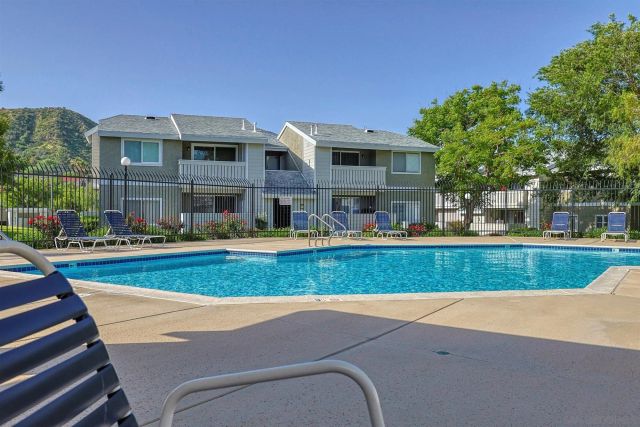 27642 Susan Beth B, Santa Clarita, CA 91350