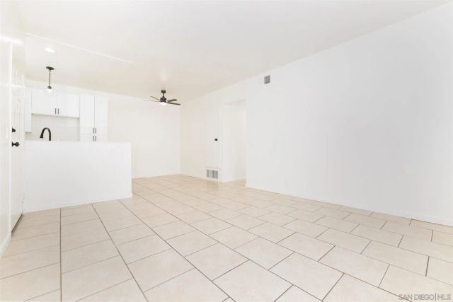 27642 Susan Beth B, Santa Clarita, CA 91350