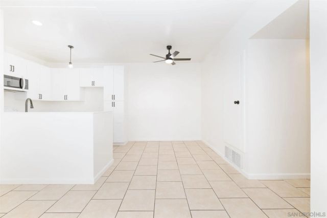 27642 Susan Beth B, Santa Clarita, CA 91350