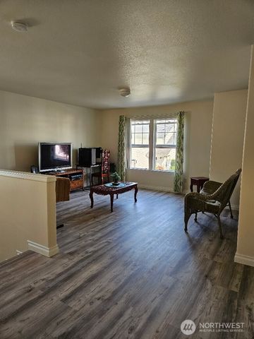 201 Glennwood Place SE, Renton, WA 98056