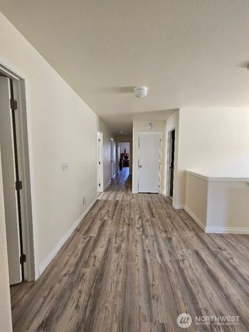 201 Glennwood Place SE, Renton, WA 98056