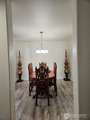 201 Glennwood Place SE, Renton, WA 98056