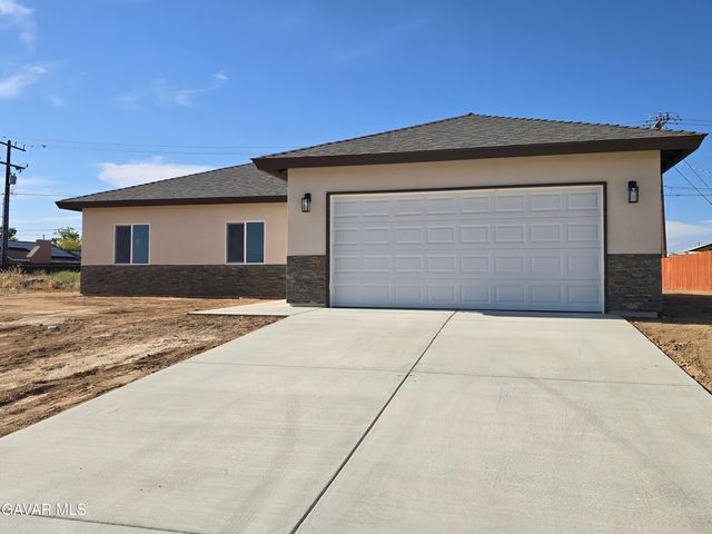 8108 Redwood Boulevard, California City, CA 93505