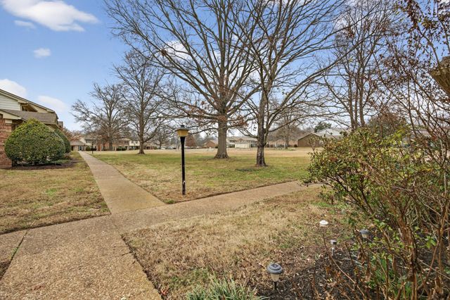 8207 Sawyer Brown Rd Apt K2, Nashville, TN 37221
