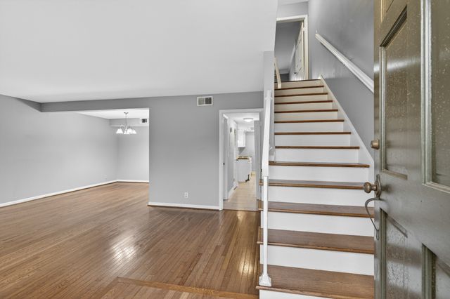 8207 Sawyer Brown Rd Apt K2, Nashville, TN 37221