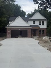 21507 Randall Street, Farmington Hills, MI 48336