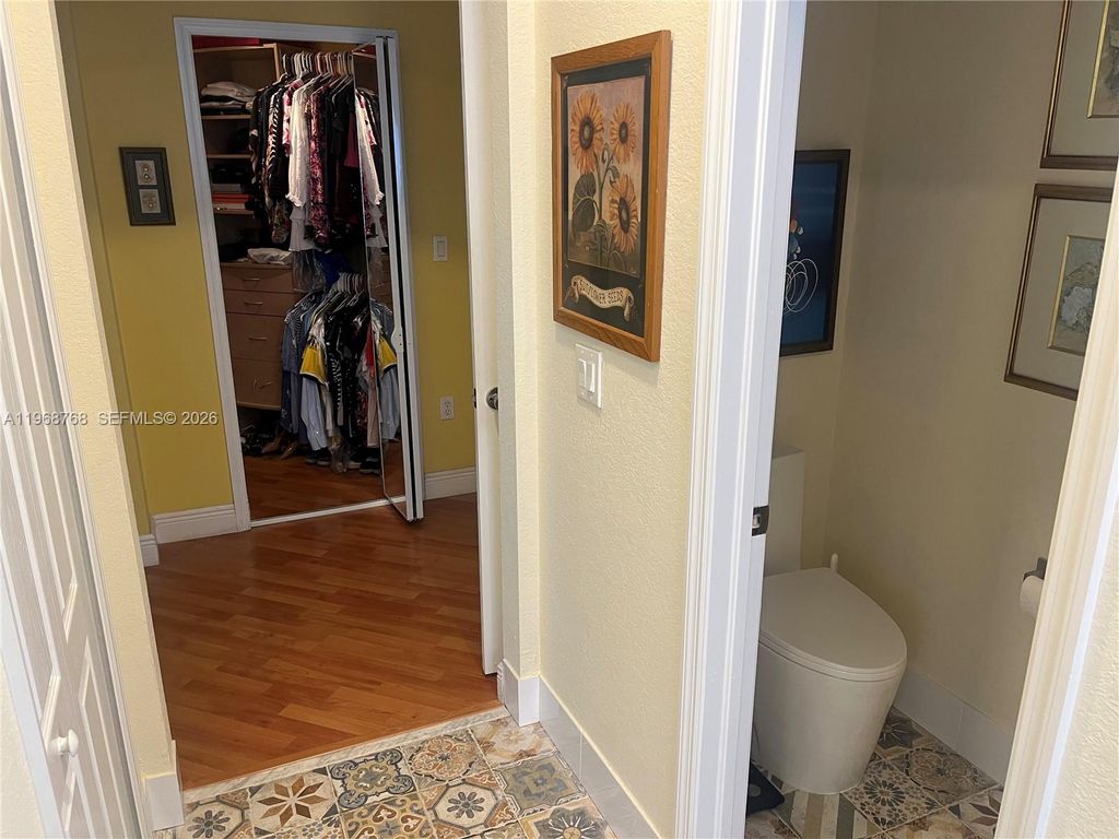 Image 20 of property listing at 7469 NW 112th Pl, Doral, FL 33178