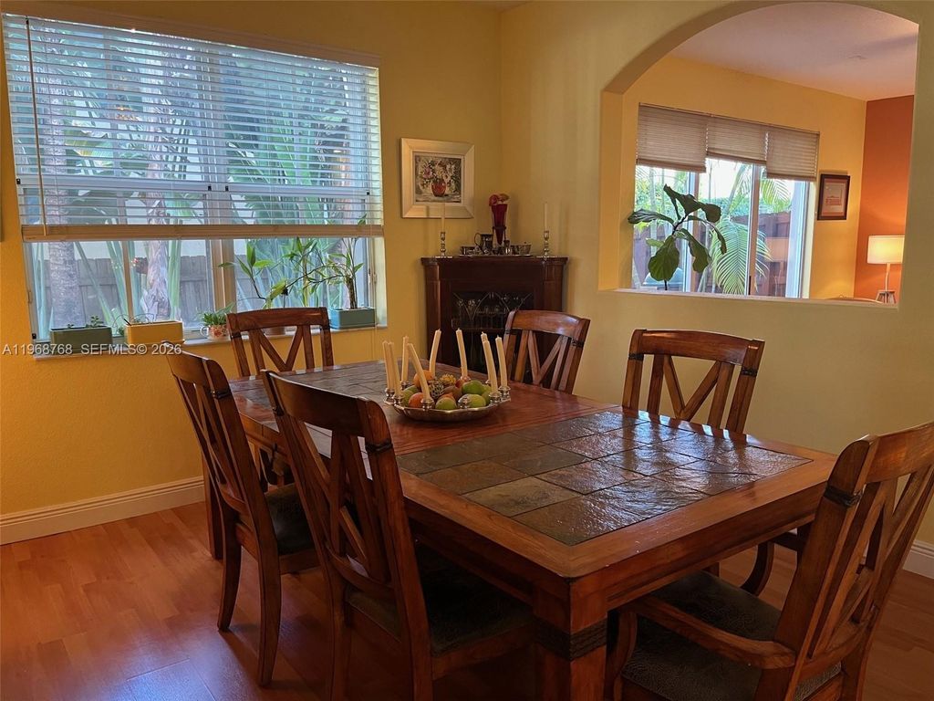 Image 4 of property listing at 7469 NW 112th Pl, Doral, FL 33178