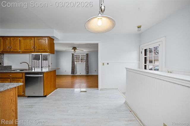 22327 Gordon Road, St. Clair Shores, MI 48081