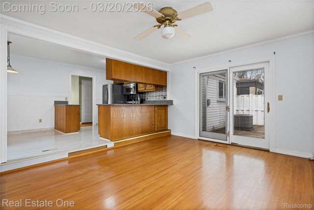 22327 Gordon Road, St. Clair Shores, MI 48081