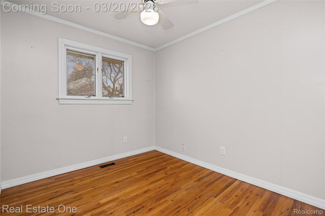 22327 Gordon Road, St. Clair Shores, MI 48081