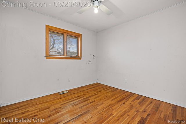 22327 Gordon Road, St. Clair Shores, MI 48081