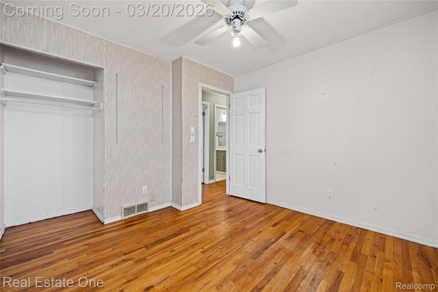 22327 Gordon Road, St. Clair Shores, MI 48081