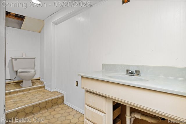 22327 Gordon Road, St. Clair Shores, MI 48081