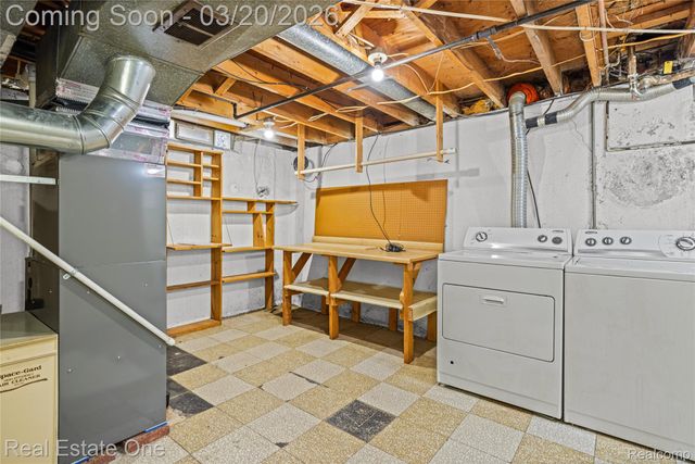 22327 Gordon Road, St. Clair Shores, MI 48081