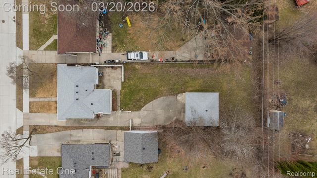 22327 Gordon Road, St. Clair Shores, MI 48081