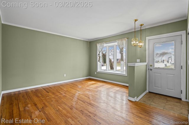 22327 Gordon Road, St. Clair Shores, MI 48081