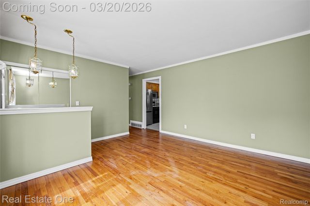 22327 Gordon Road, St. Clair Shores, MI 48081