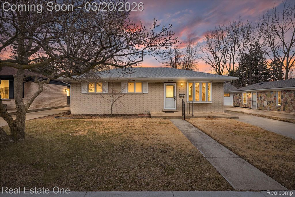 22327 Gordon Road, St. Clair Shores, MI 48081