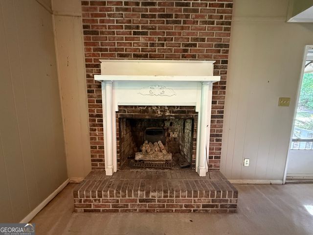 227 W Lakeview Drive, Lagrange, GA 30240