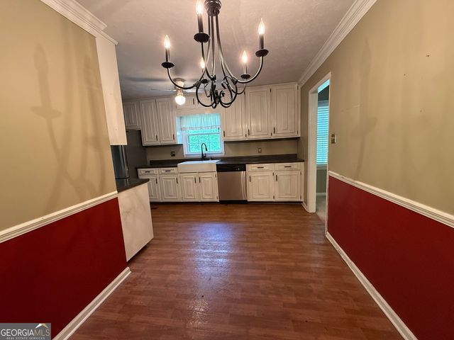 227 W Lakeview Drive, Lagrange, GA 30240