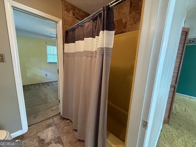 227 W Lakeview Drive, Lagrange, GA 30240