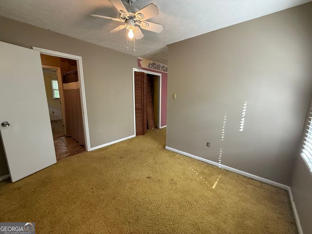 227 W Lakeview Drive, Lagrange, GA 30240